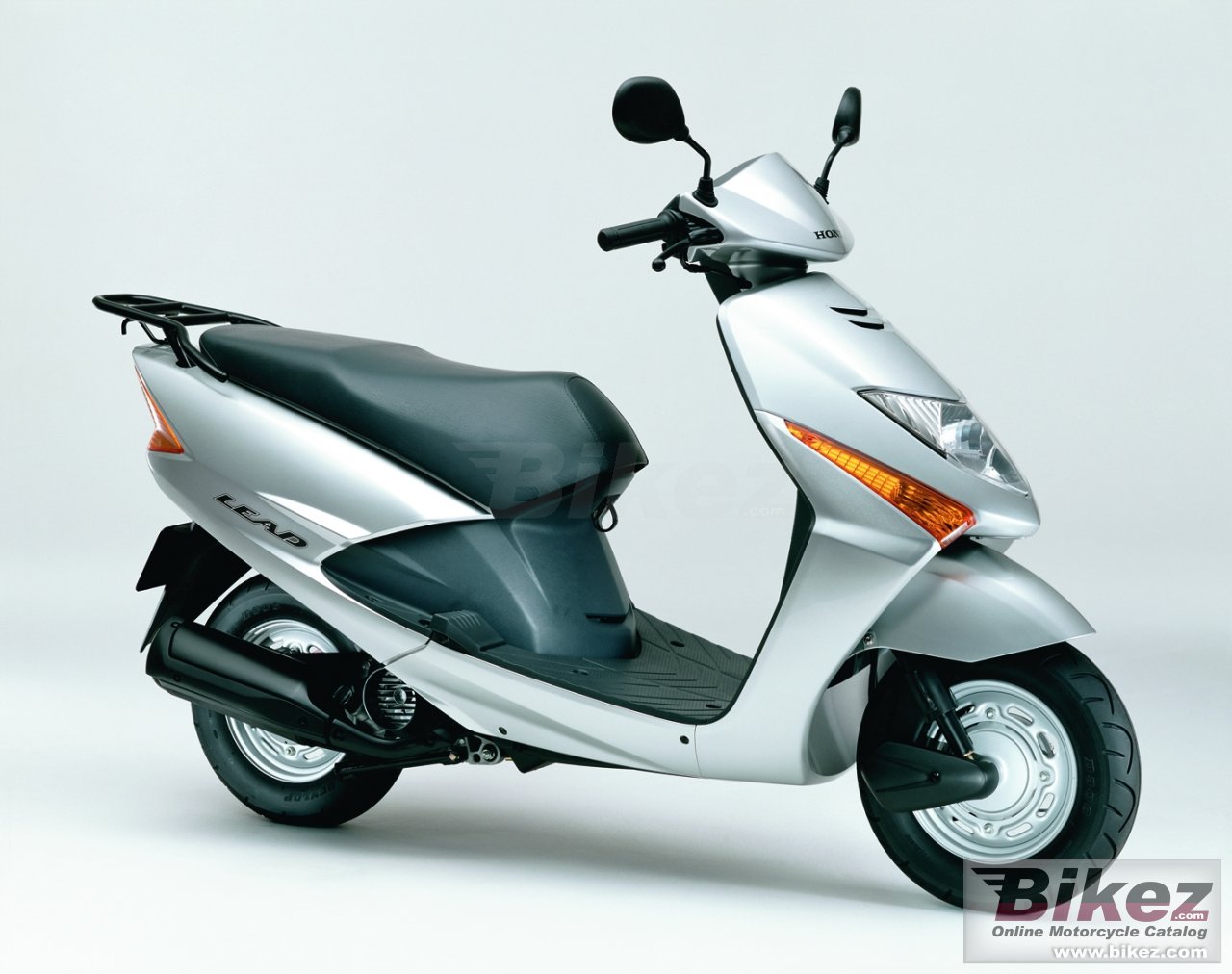 Big Honda scv 100 lead picture and wallpaper from Bikez.com